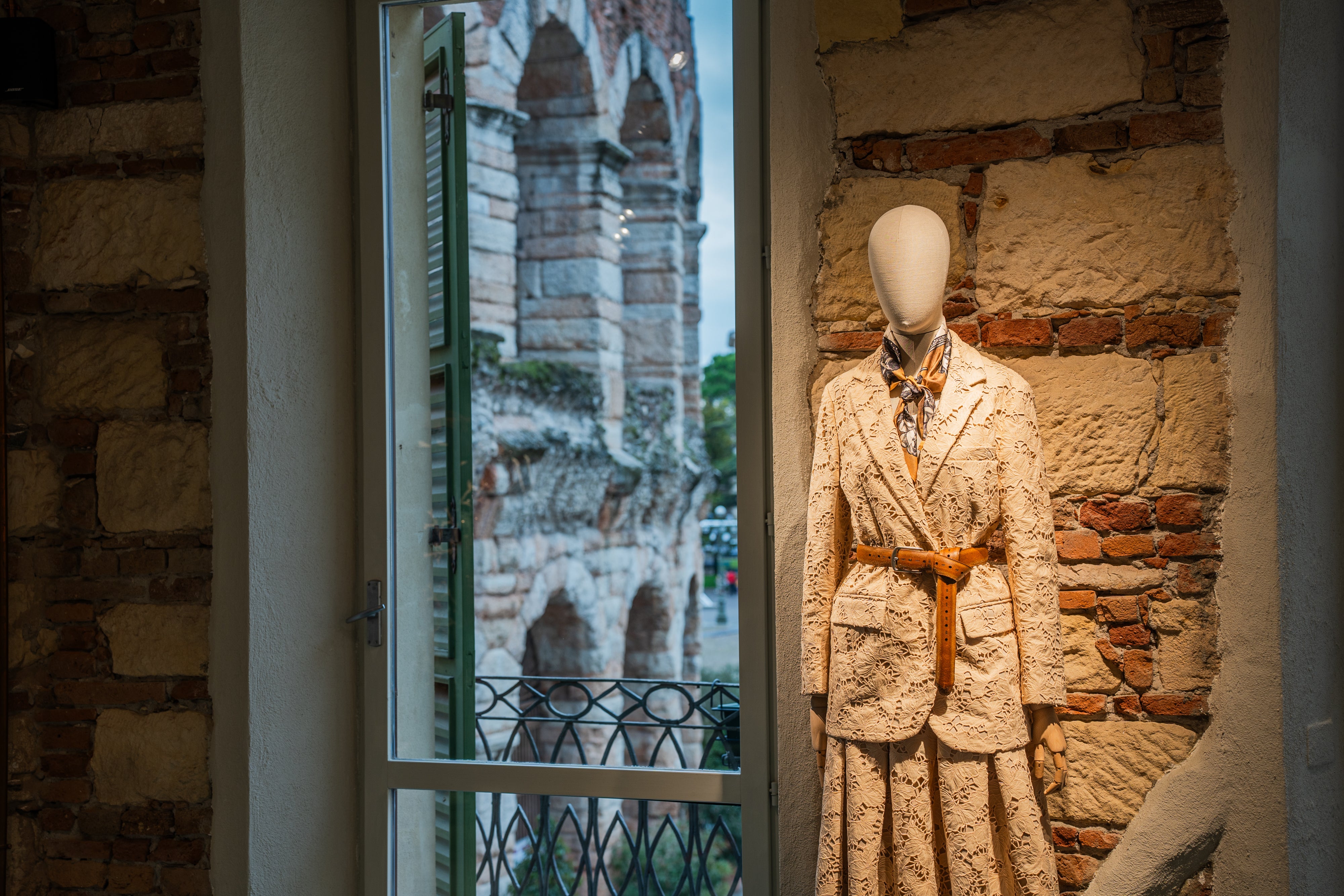 ALT TEXT