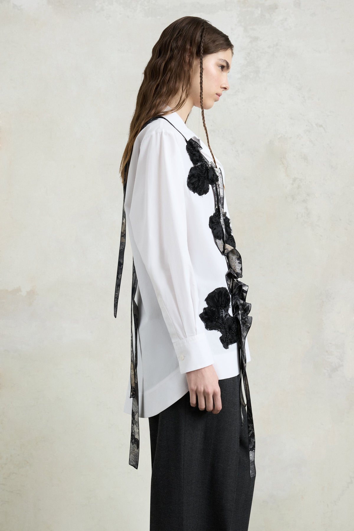 Asymmetric Robespierre with Floral Insert