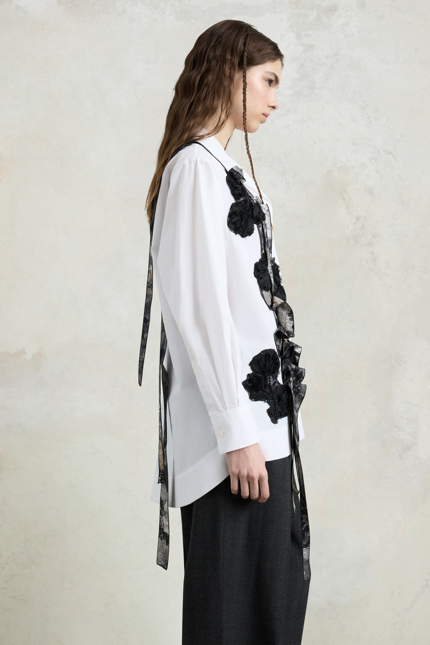 Asymmetric Robespierre with Floral Insert