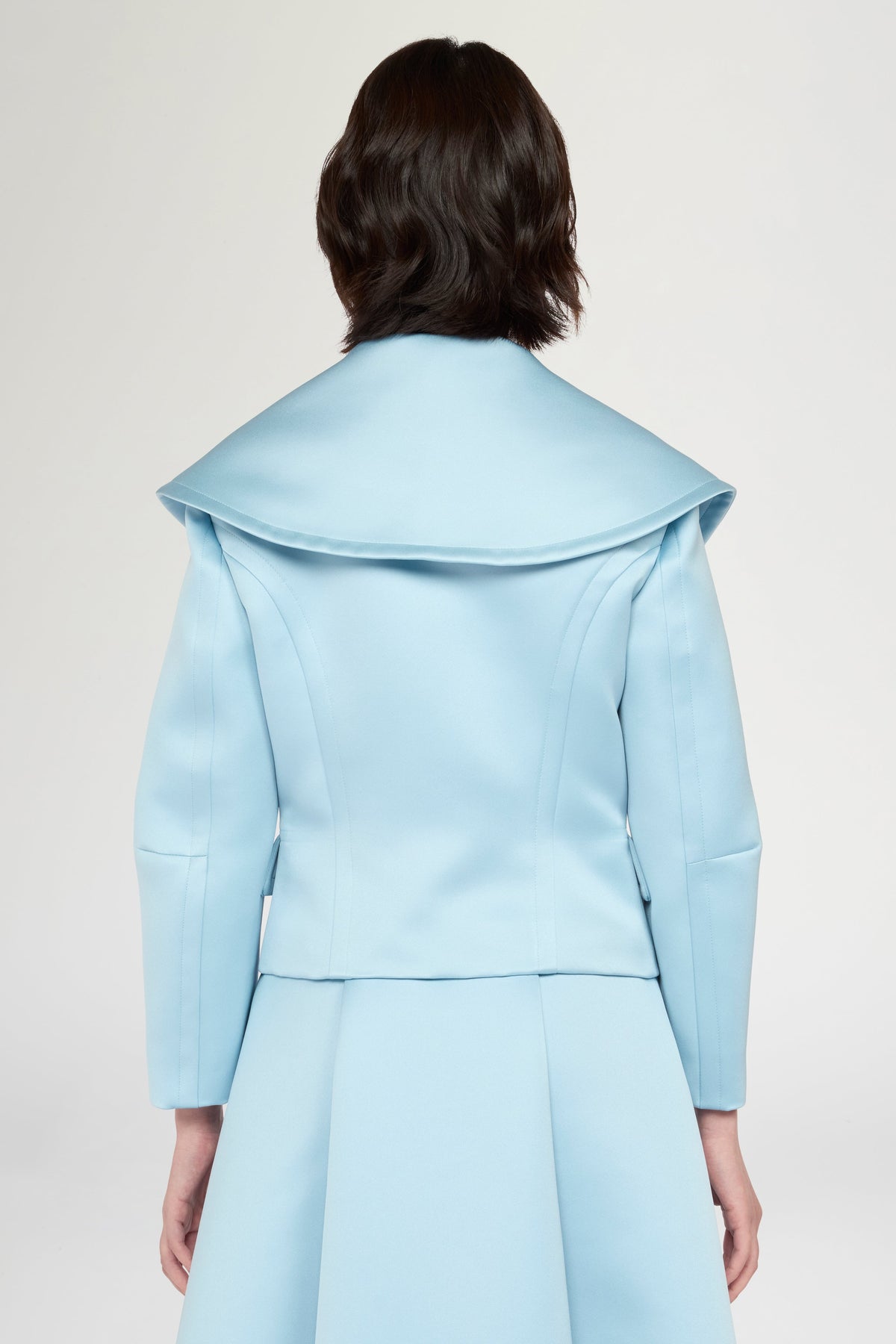 Cropped Fitted Jacket with Oversized Collar