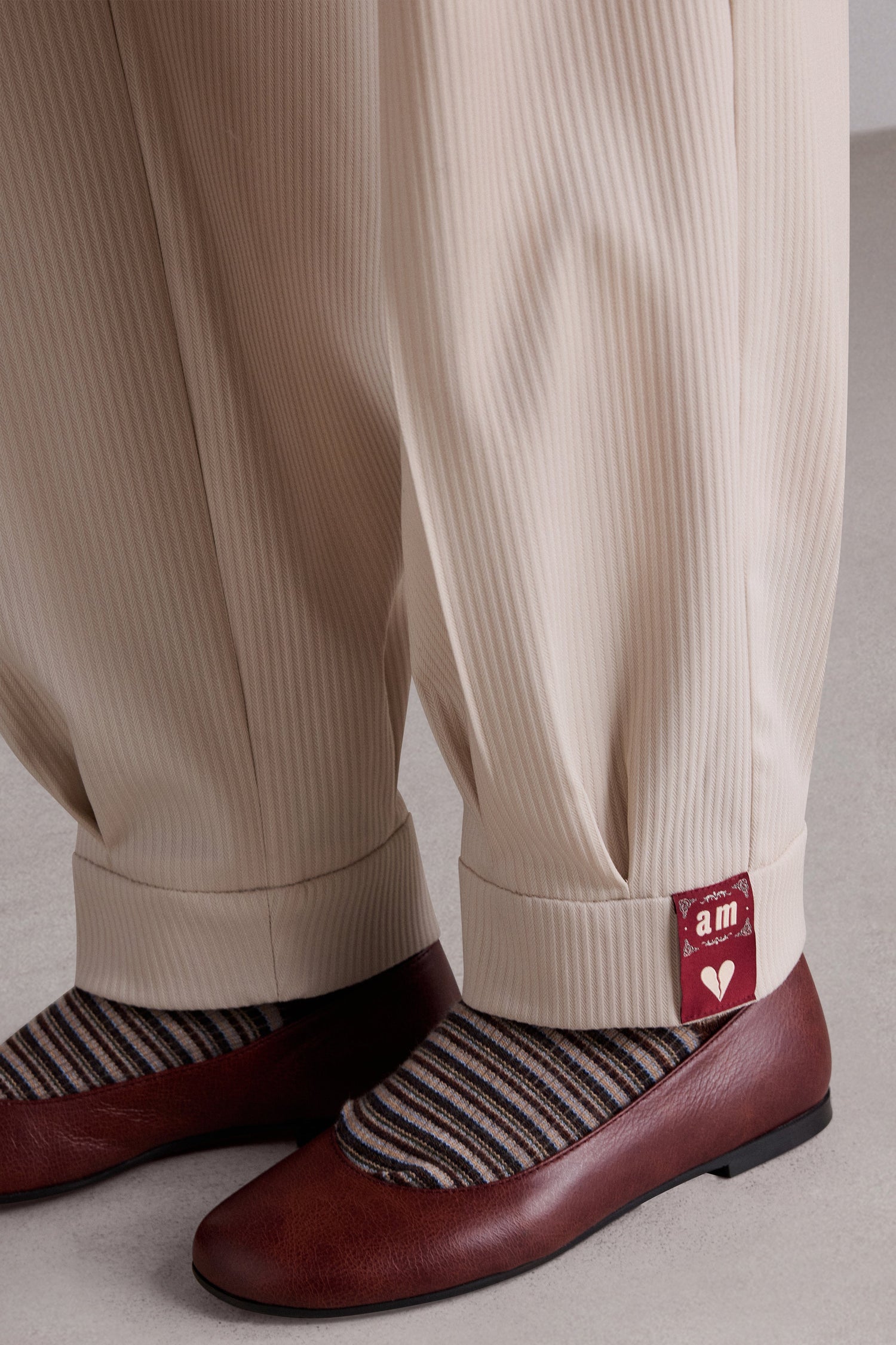 Balloon Trousers with Contrast Piping