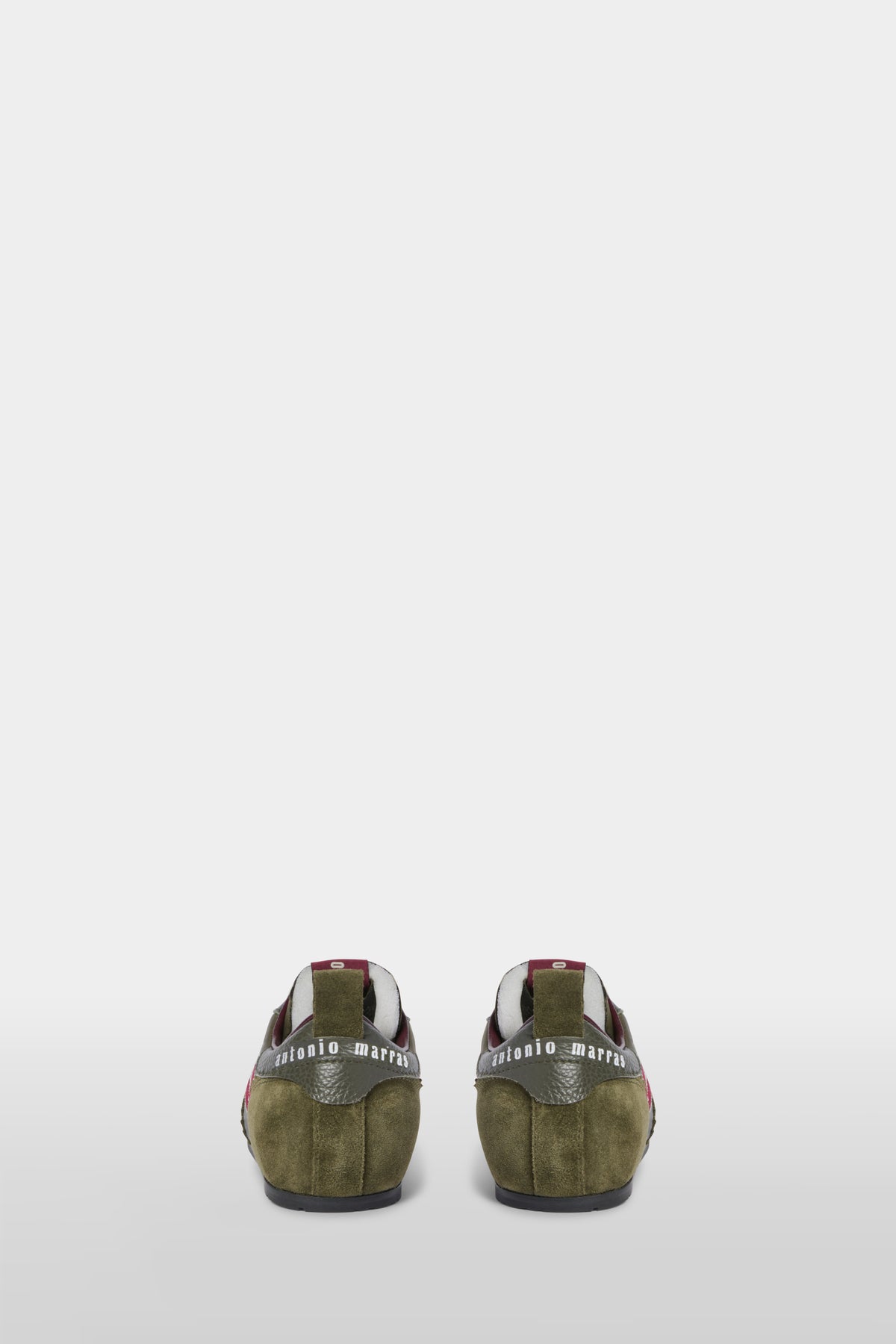 LolLove Sneakers